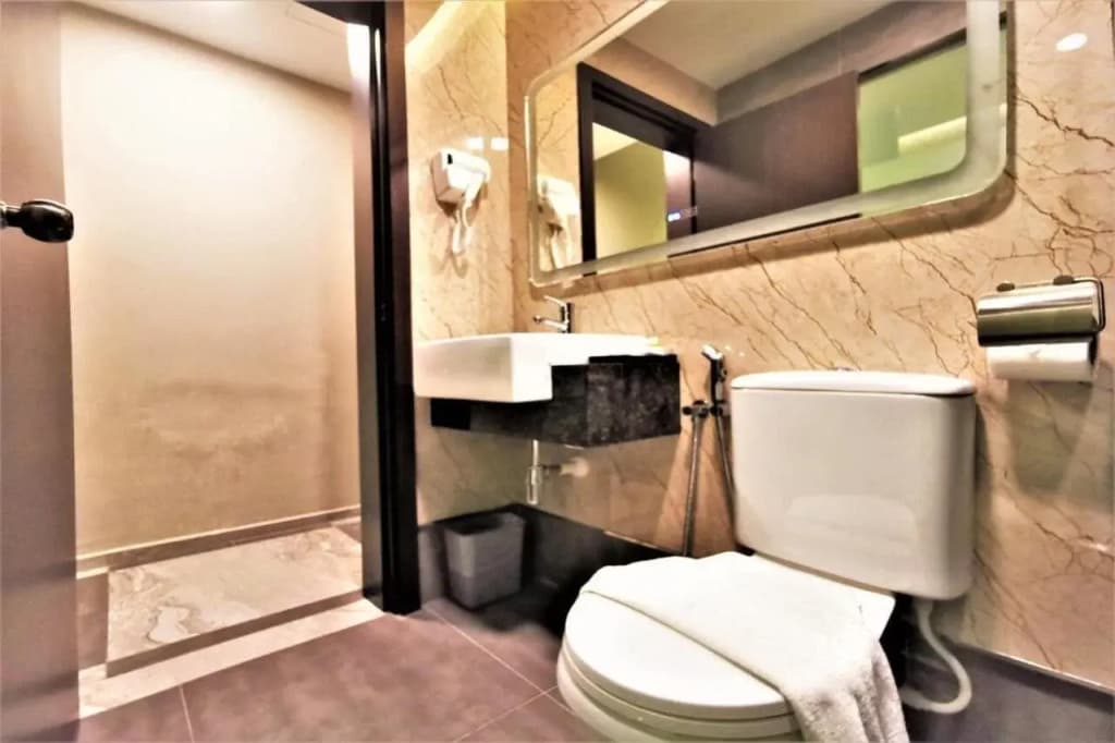 Prestigo Hotel - photo 9