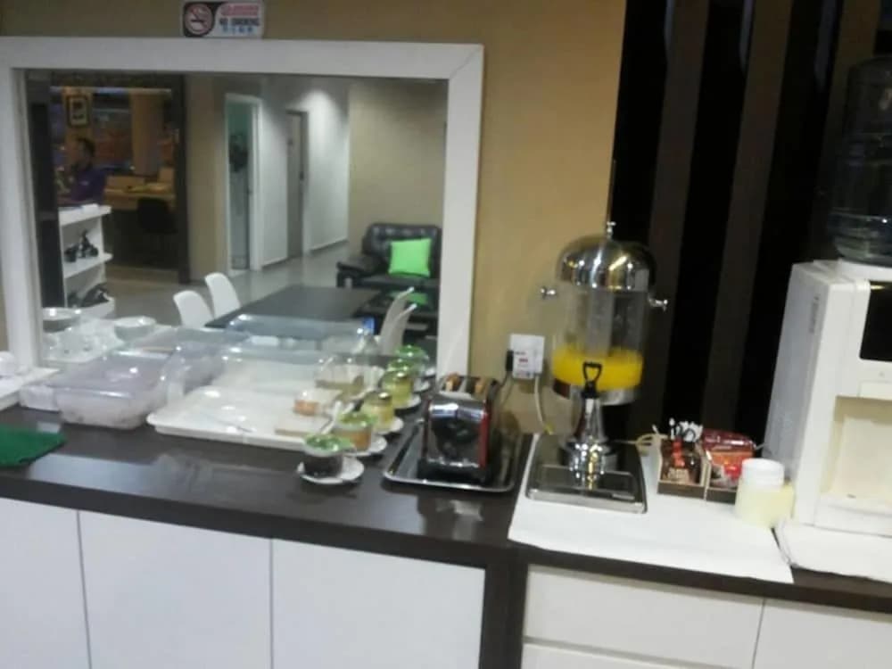 Radiant Hotel - photo 11