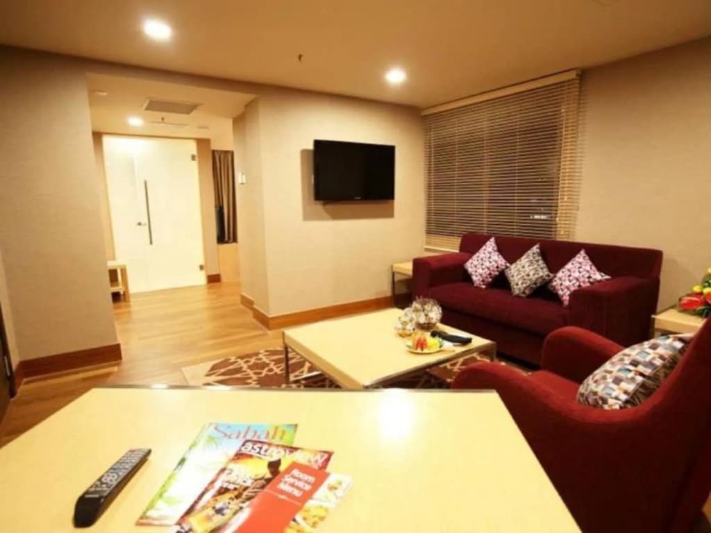 Raia Hotel Kota Kinabalu - photo 10