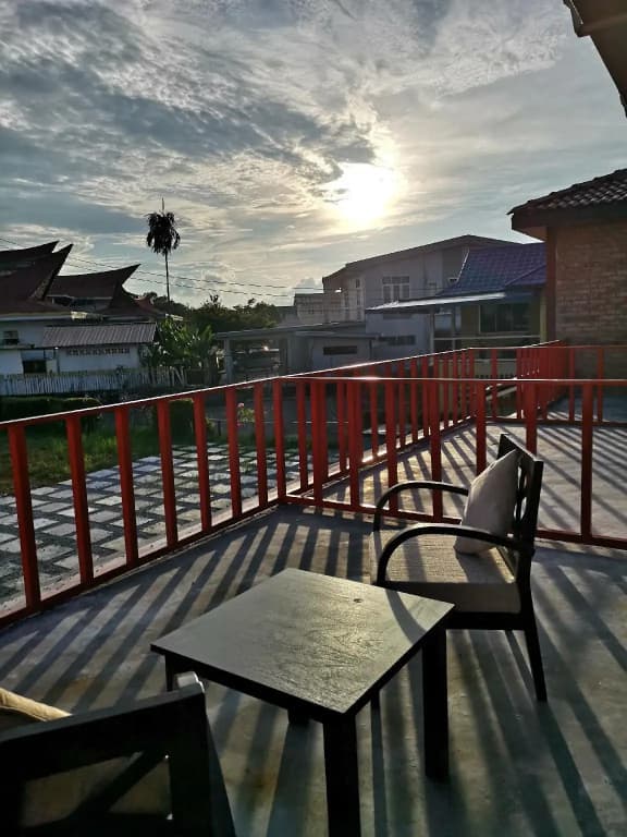 Kenyalang Urban Lodge - photo 4