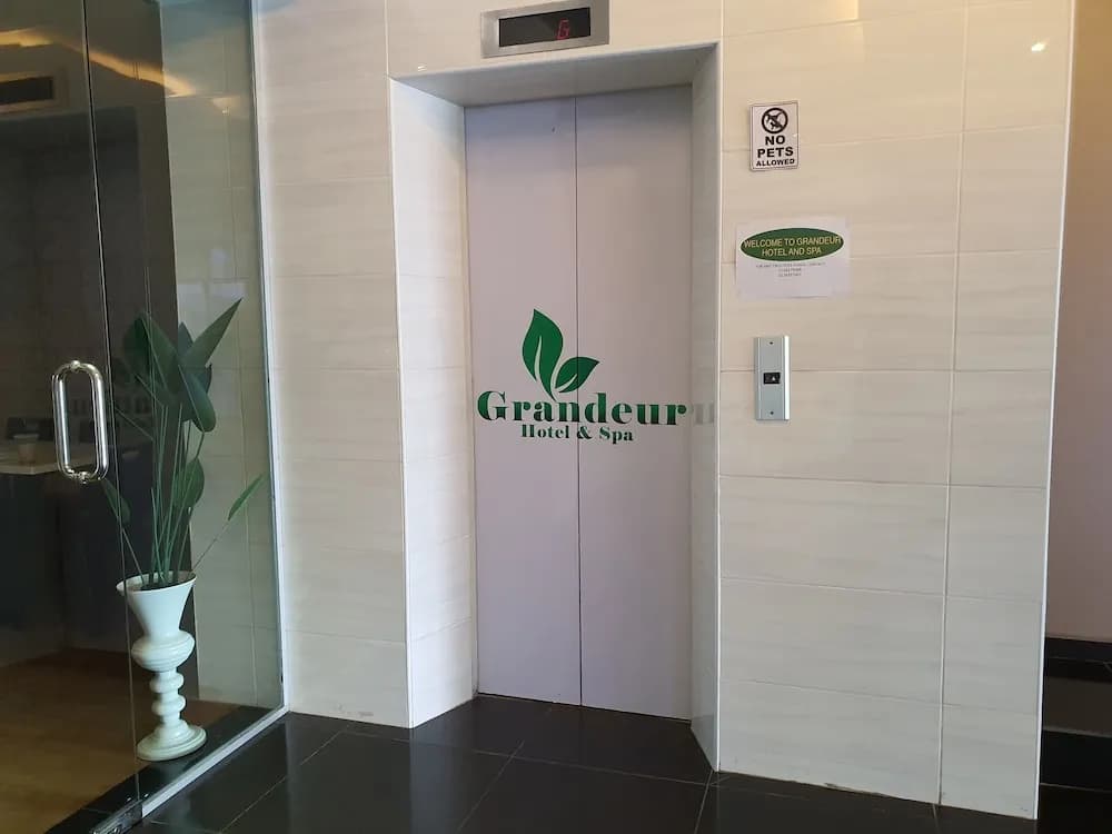 Grandeur Hotel and Spa - photo 10
