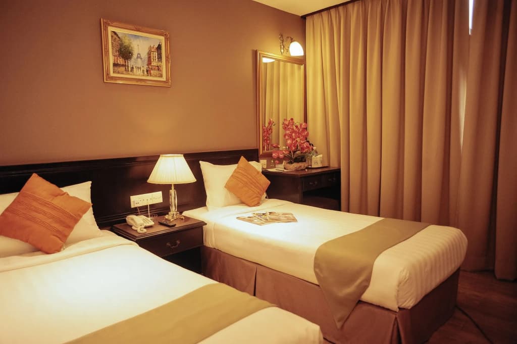 PJ De Inn - photo 7