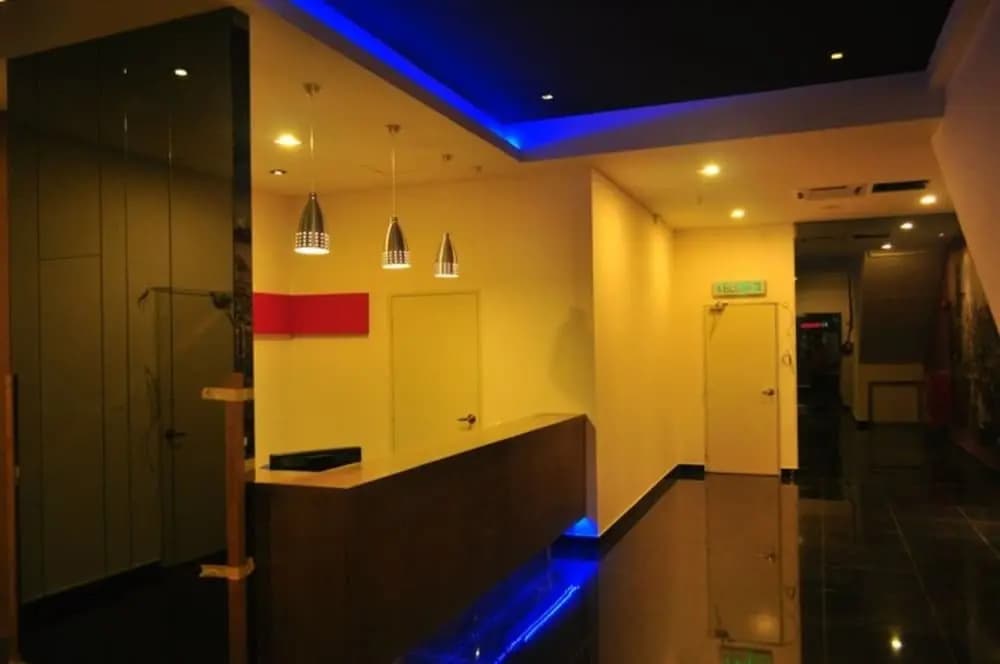 Biz Hotel - photo 9