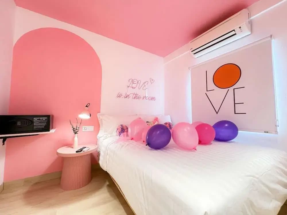 Apple1Hotel Gurney - photo 1