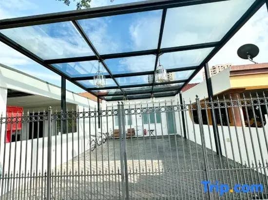 Stylish Cozy Landed Jelutong 3BR 2B 4CP-10poax by 3C - photo 1