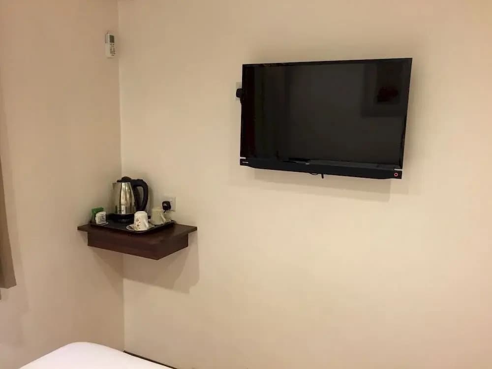 Lai Lai Hotel - photo 6