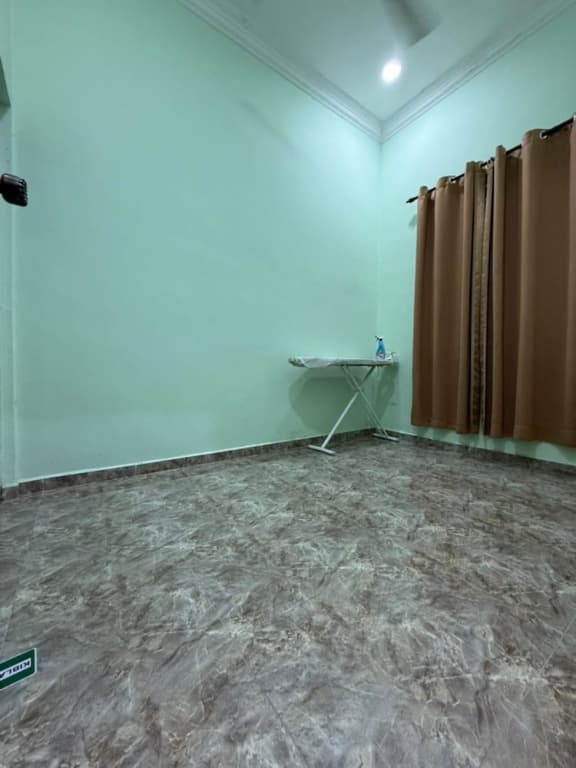 Homestay Selesa KPB Guest House - photo 16