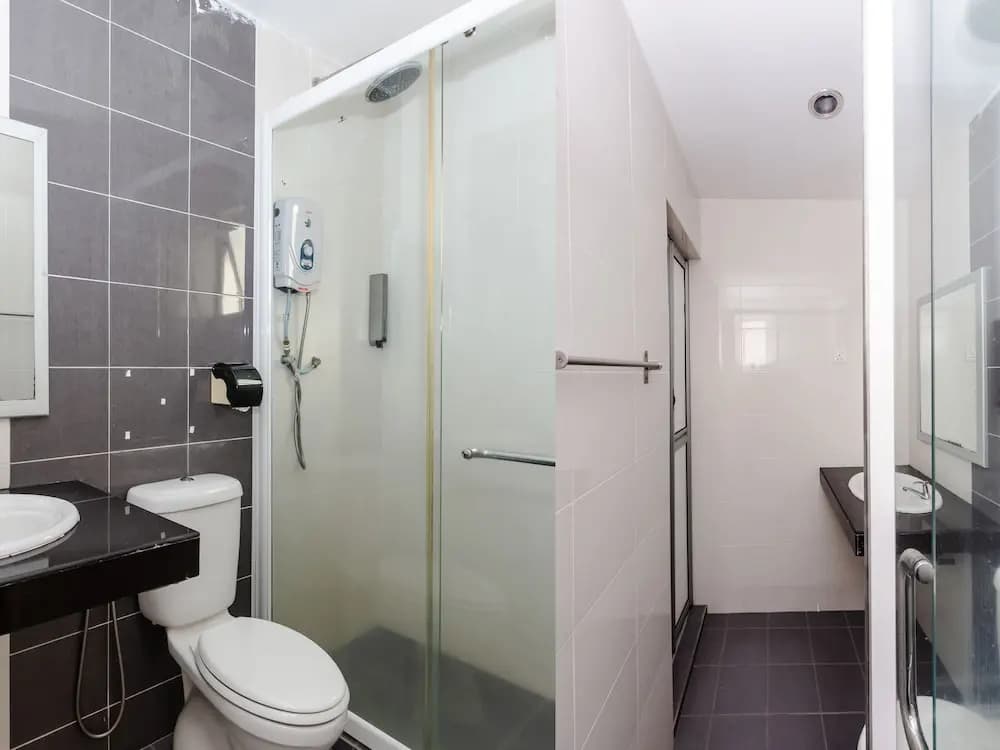 Hollitel Hotel Melaka by OYO Rooms - photo 7