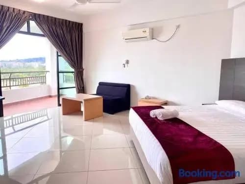 Lumut Marina Heights Hotel - photo 2