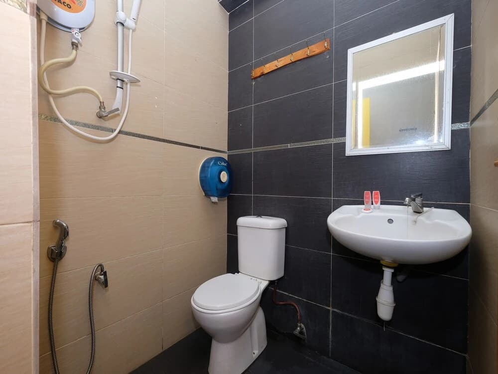 Nice Stay Hotel by OYO Rooms - photo 9