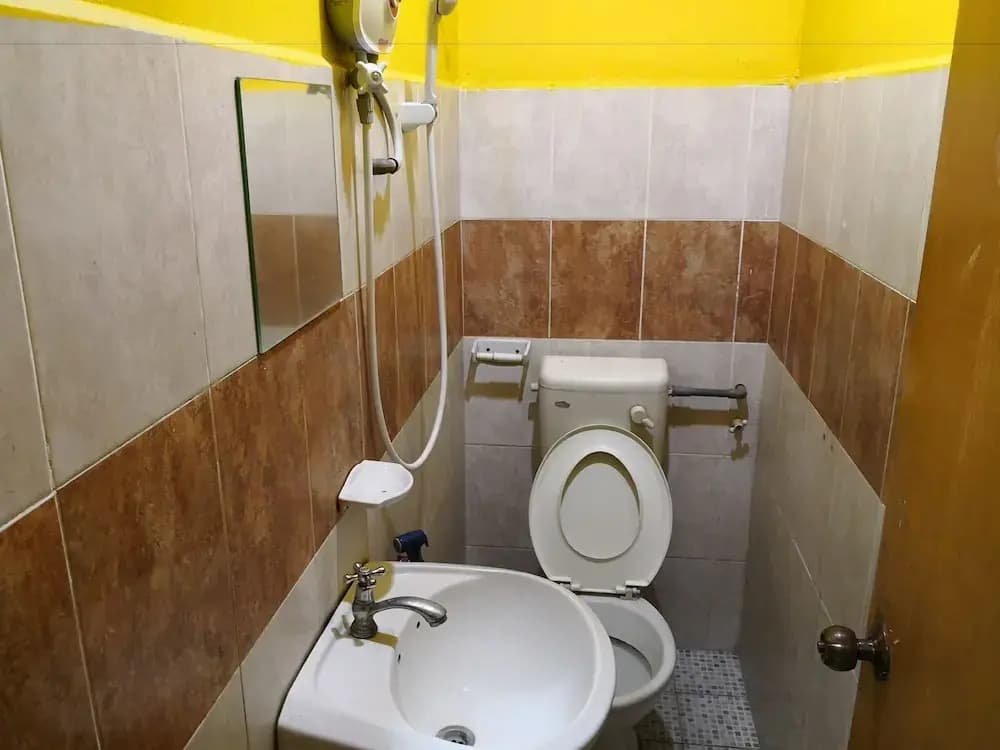 Lucky Budget Hotel - photo 8