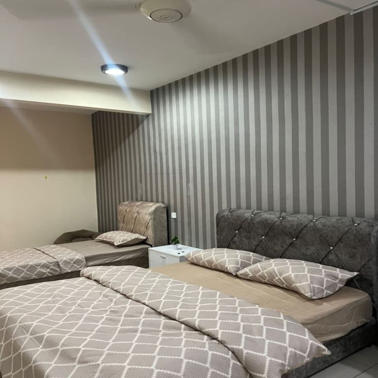 The Suncity Inn - photo 5