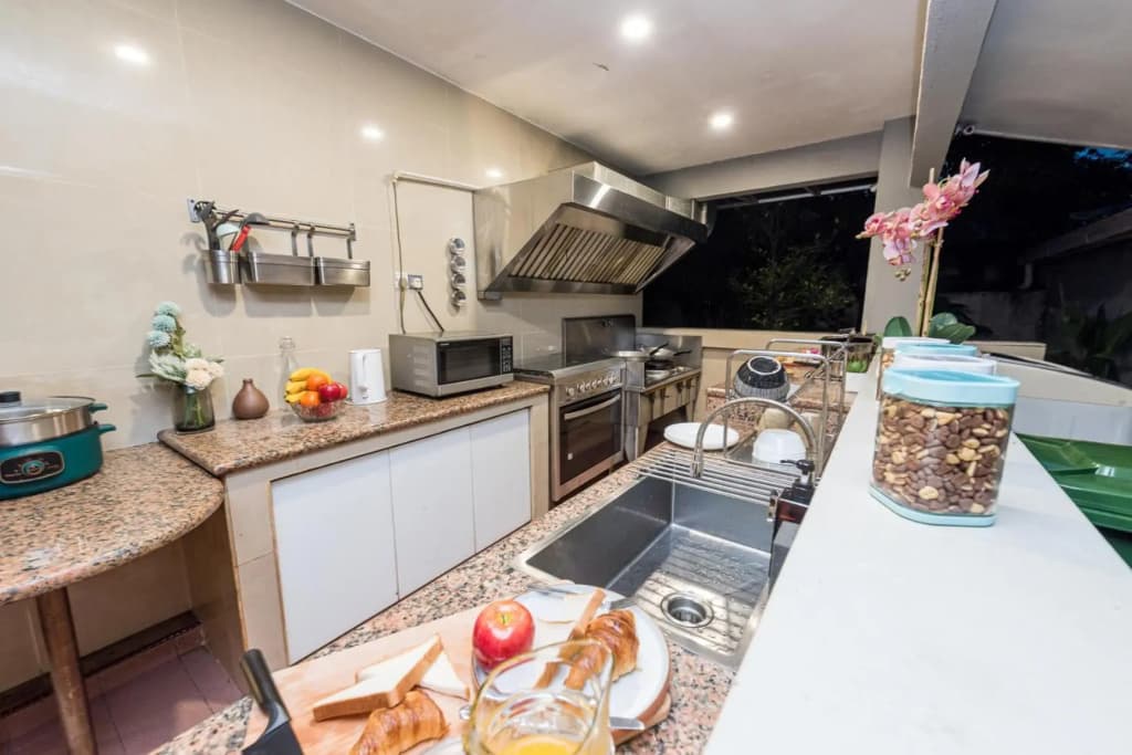 12000SF Corner Bungalow with Garden Petaling Jaya - photo 1