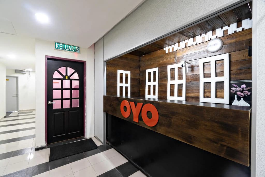 OYO 89960 Manjung Inn Hotel - main photo