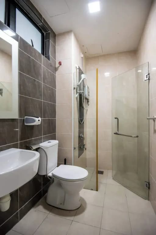 Stylish 4BR Near Paradigm Mall, Pool, Free Parking - photo 6