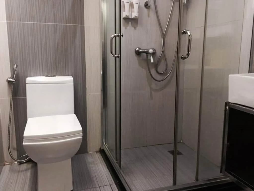 KK Waterfront Hotel - photo 9