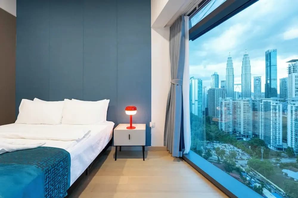 Moonway Luxury Suites At Eaton Residence - photo 31