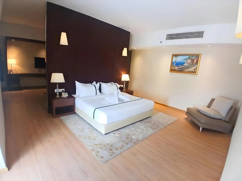 Top Holiday Hotel @ The Mines Seri Kembangan - photo 4