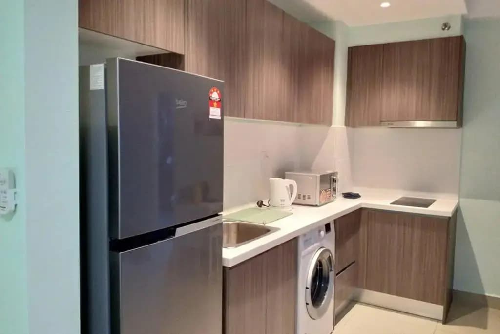 HB1614 ,Cyberjaya, Lake view, WiFi, Netflix, Free Parking, Gym, Swimming Pool, Basket Ball Court, Family play area - photo 12