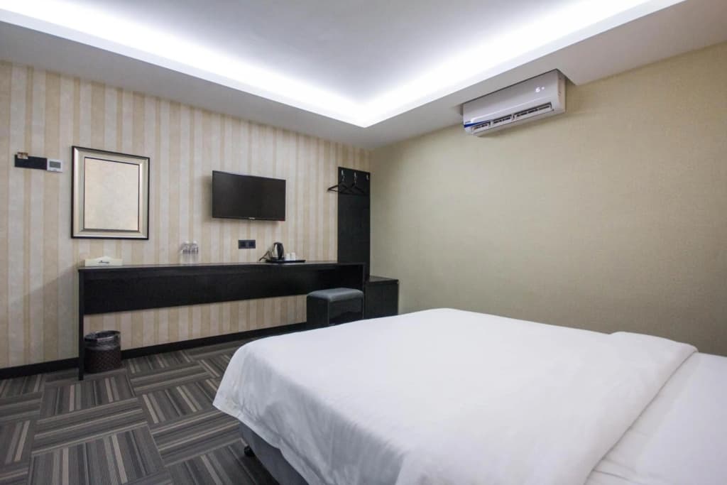 S Hotel - photo 17