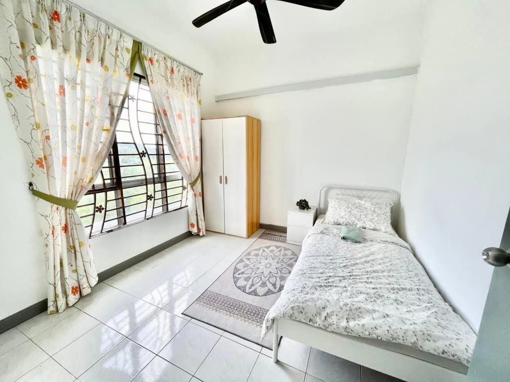 Tropika Homestay Bangi with 3 Bedrooms - photo 7