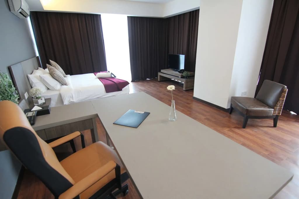 Nexus Regency Suites & Hotel - photo 5