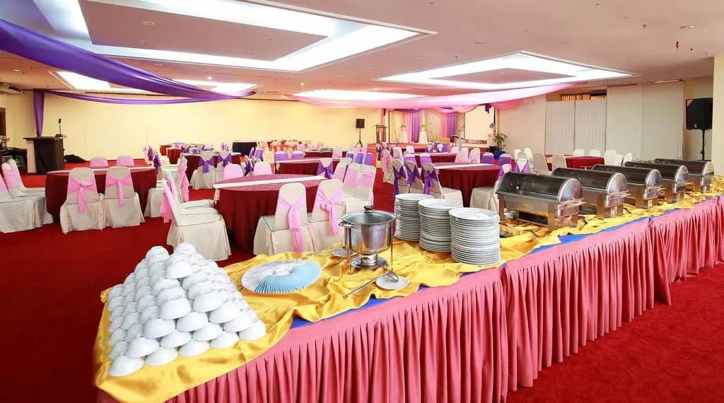 The Putra Regency Hotel - photo 11