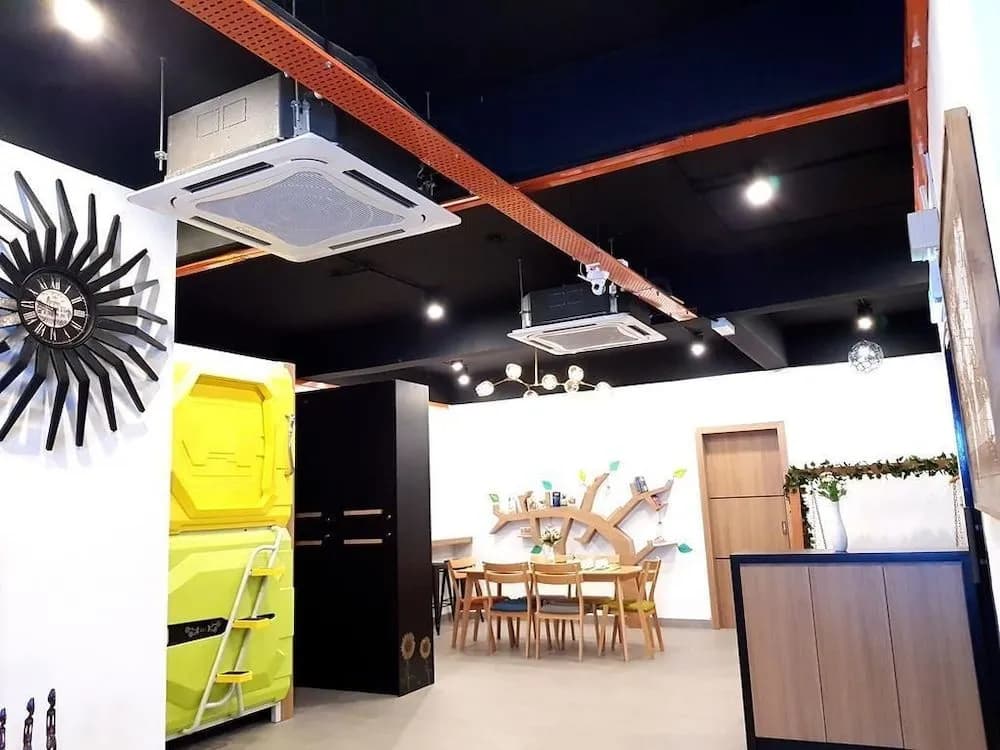JK Capsule Hostel - photo 15