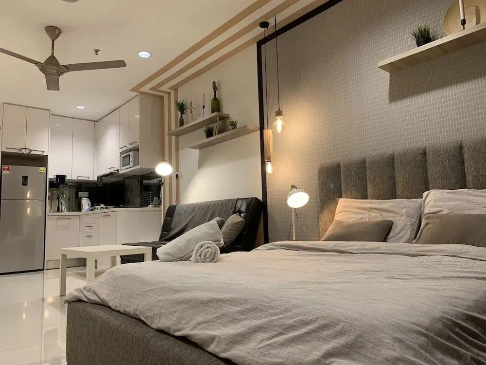 Mercu Summer Suites Freluxe Homestay - photo 6