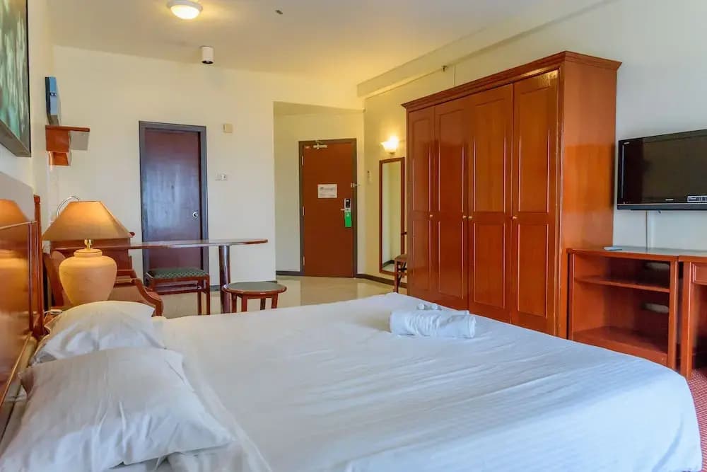 H Beach Suite at Rainbow Paradise Beach Resort - photo 5