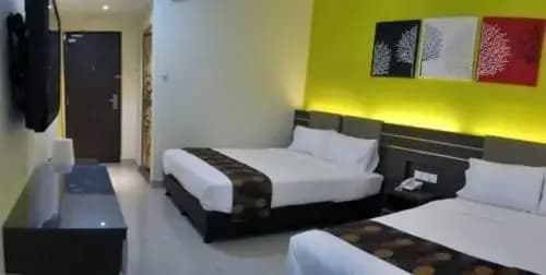 GM Holiday Hotel - photo 2