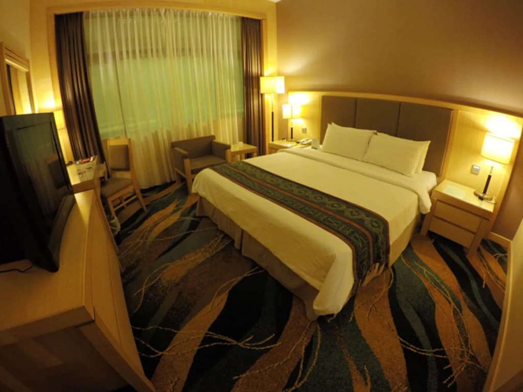 Imperial Palace Hotel - photo 2
