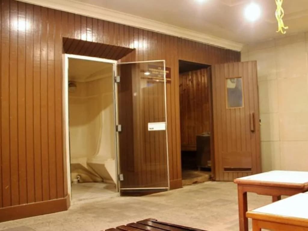 Prince Hotel - photo 16