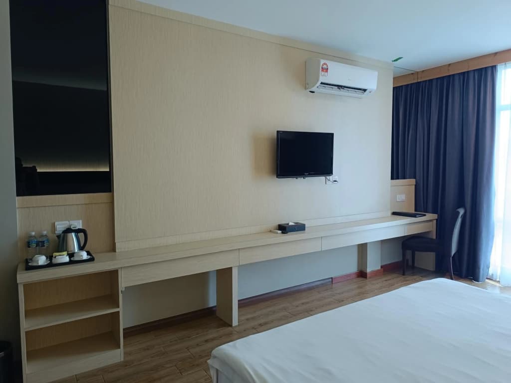 Lintas Platinum Hotel - photo 4