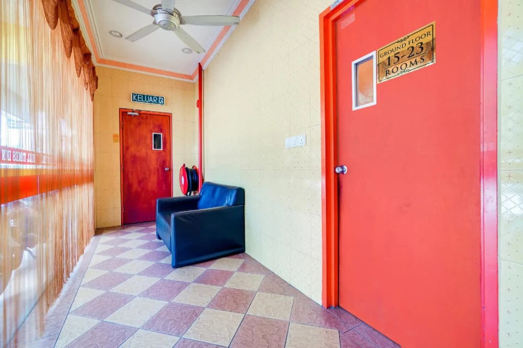 Hill Times Inn Hotel - photo 10
