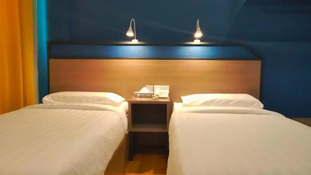 Uptown Hotel - photo 4
