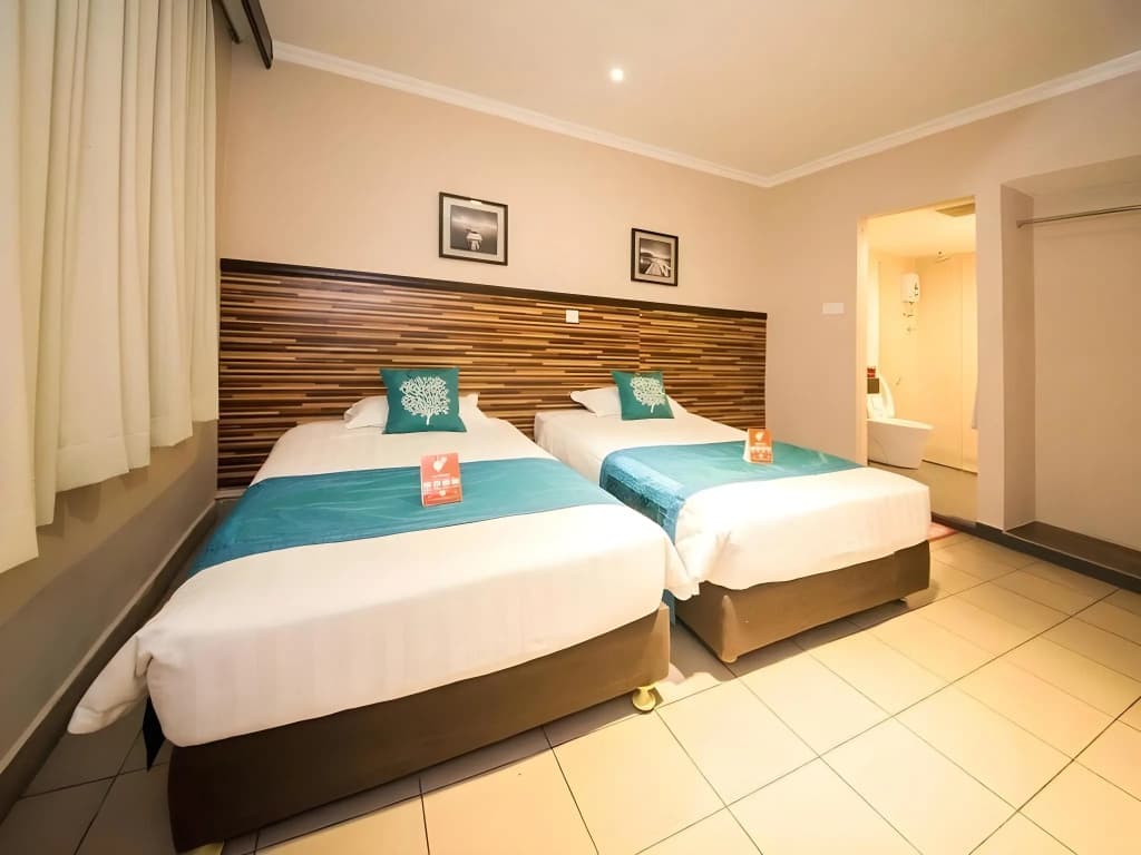 Sri Iskandar Hotel - photo 22