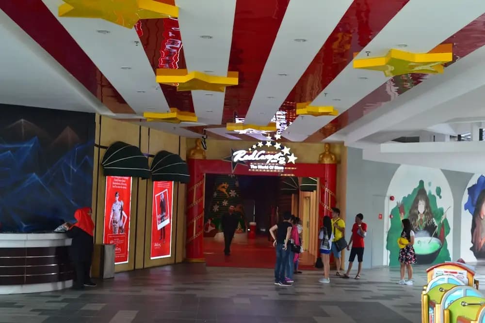 Sinar Rasa Homestay at I-Soho, I-City - photo 18
