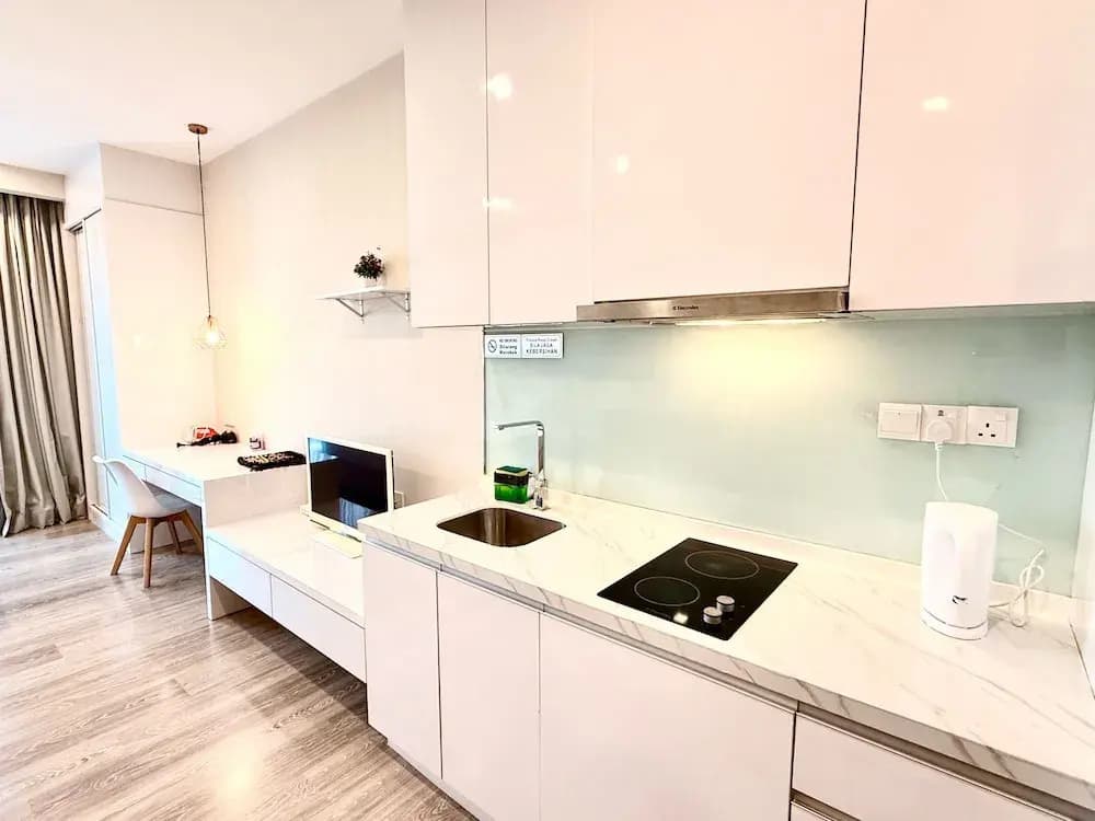 Crystal Suites At Ramada Hotel - photo 18