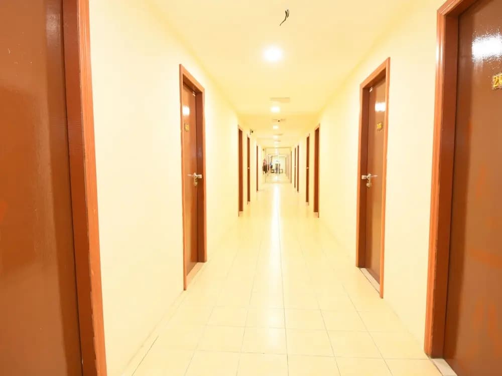 OYO 89627 Hotel Sarina - photo 12