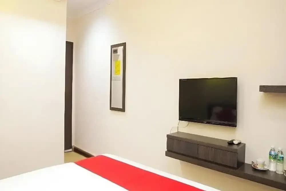 T P Hotel - photo 10