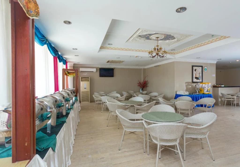OYO 89619 De Choice Hotel - photo 13