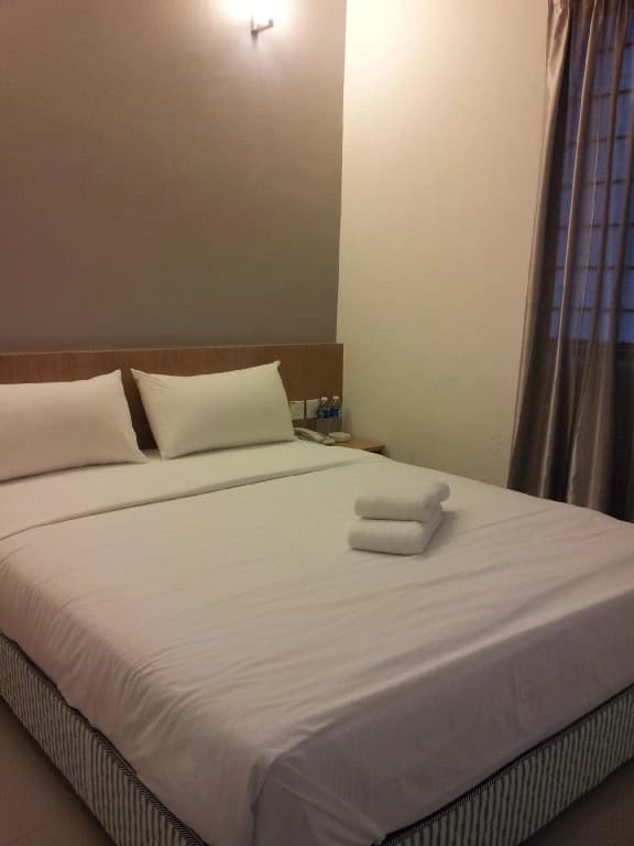 Indah Garden Hotel - photo 5