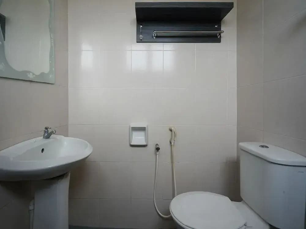 Hotel O Hotel Orchard Inn - photo 10