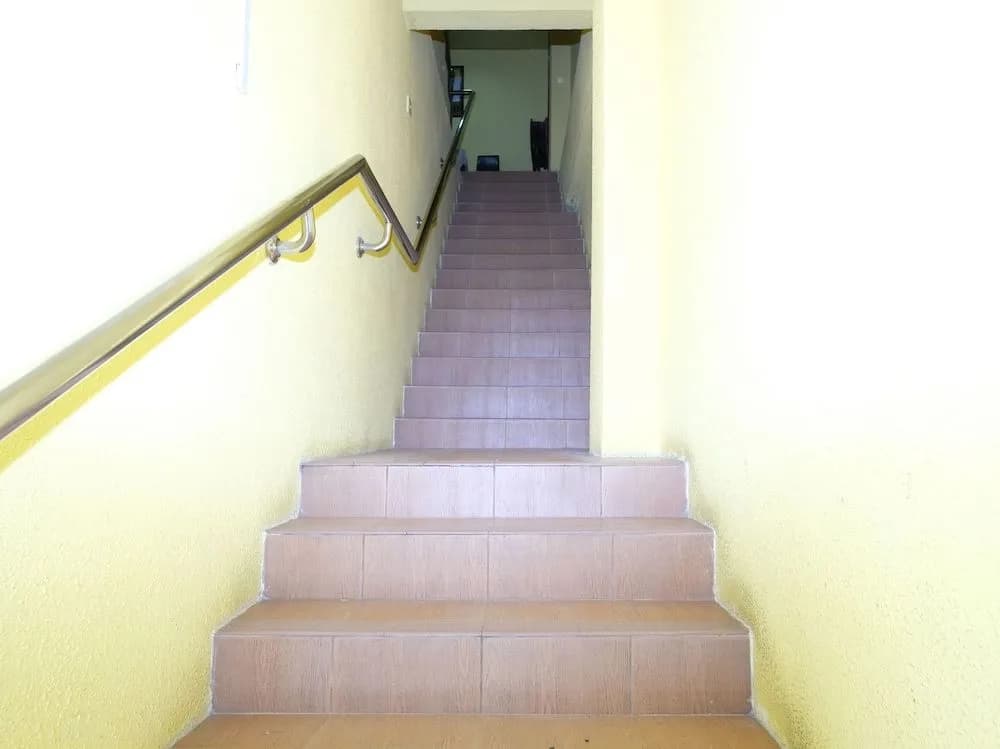 OYO 89352 Golden Terminal Lodge - photo 12