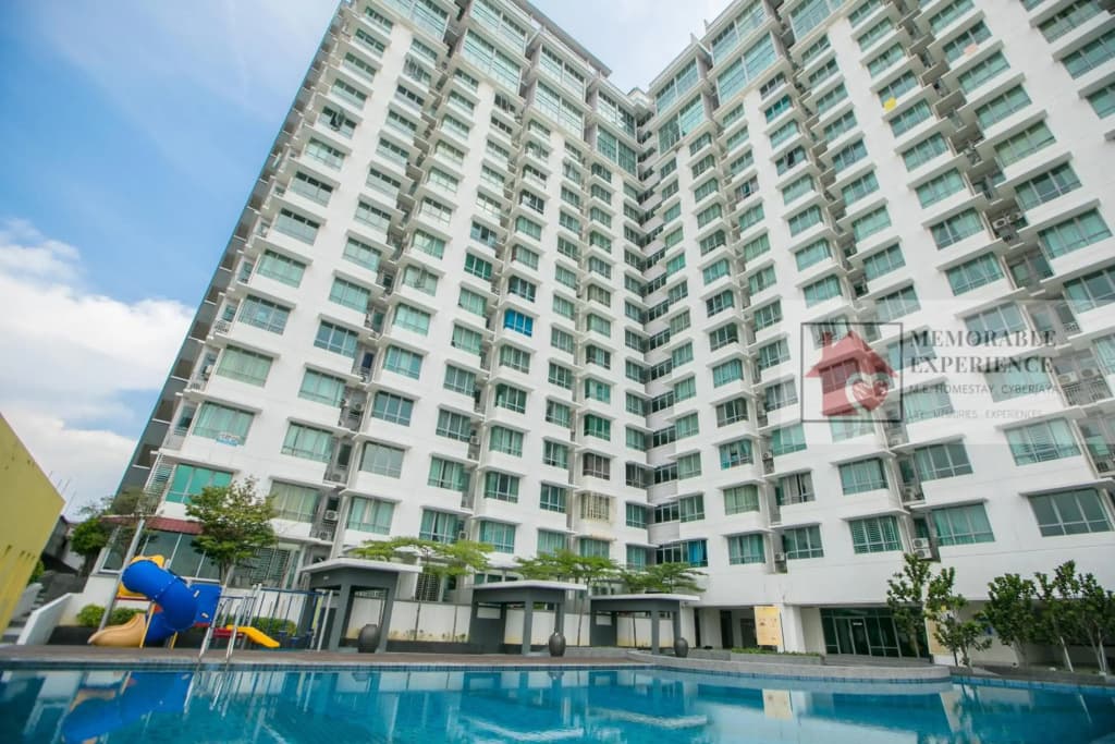 Express Check-in Deluxe Cozy Studio for 1-2Pax WIFI Indoor Carpark TV Fridge Washing Machine - photo 3