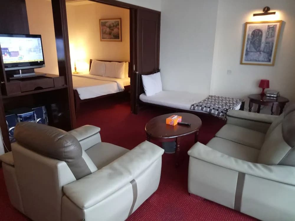 Real Point Suites at Times Square - photo 3