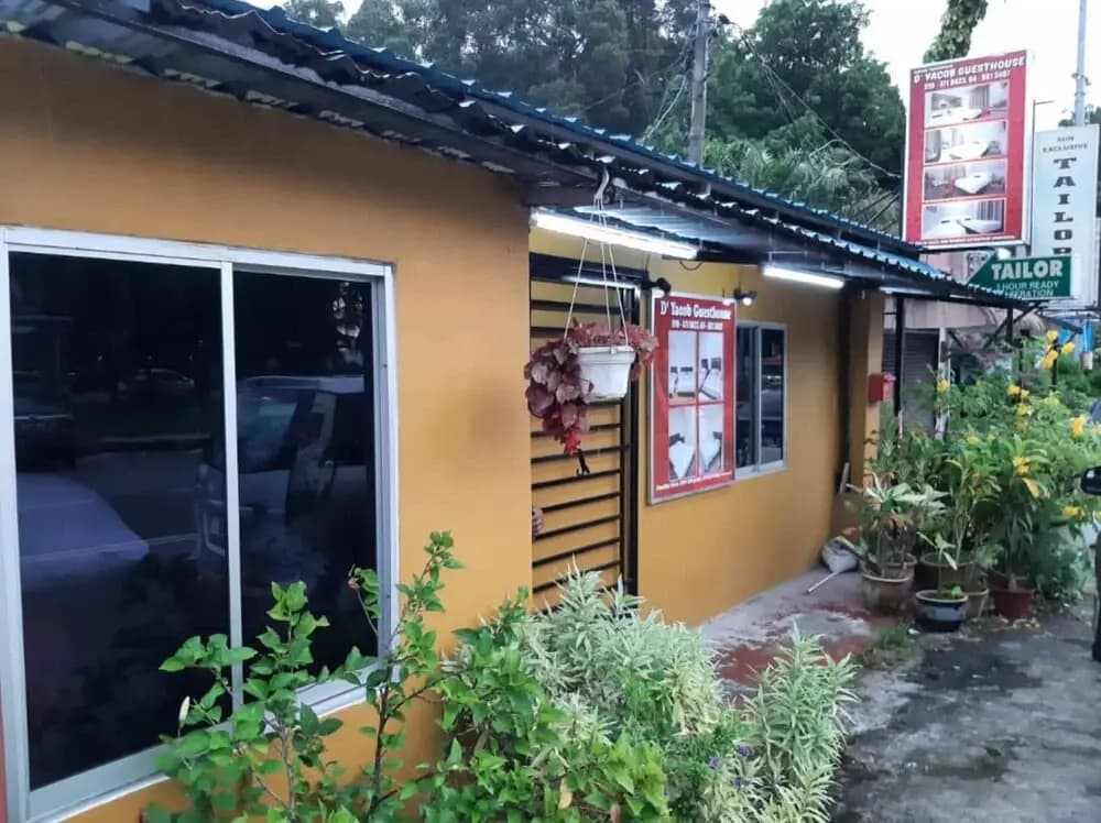 OYO 90395 D'yacob Guesthouse - photo 10