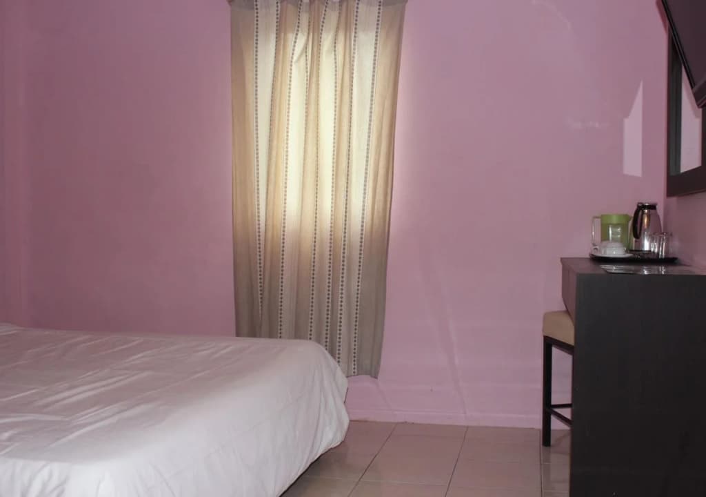 YH Hotel - photo 2
