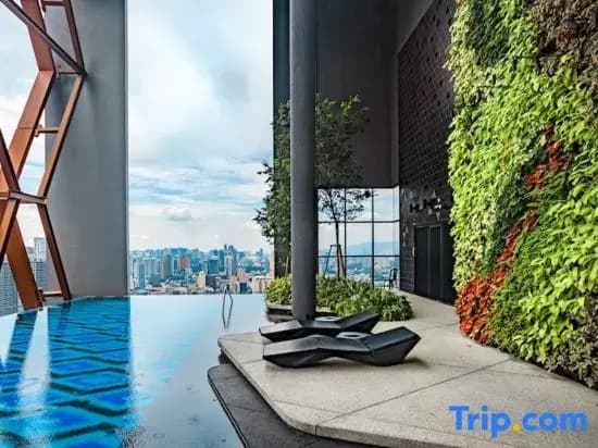 Scarletz Suites KLCC • 5-min to Petronas Twin Towers • Rooftop Infinity Pool - photo 13